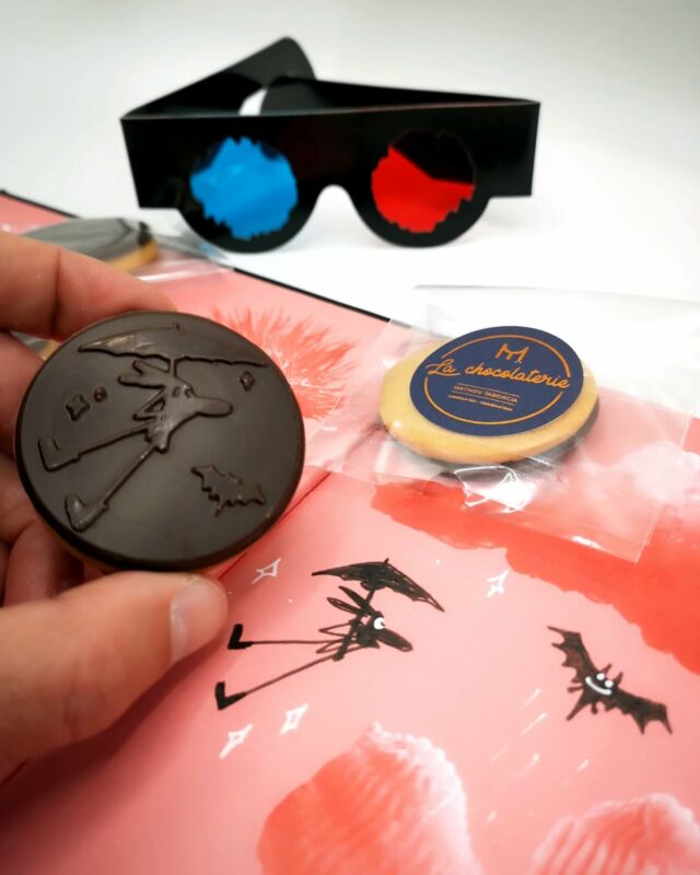 Clin d'oeil à ceux qui chassent les œufs aujourd'hui et énorme MERCI à la géniale équipe de la @chocolaterie_mathieu_taborcia qui nous a régalé de ses créations hier après-midi. On a adoré les premiers chocolats JeanJambe !!! 😍

L'équipe @bdaix en profite pour remercier aussi tous les partenaires de cette folle journée :  @labederie, @lalicorneaix, confiserie @leonardparli_, @la.maison.des.jus ainsi que l'equipe du Muséum d'histoire naturelle d'Aix-en-Provence 🙏❤️

@aixmaville @aixenprovencetourism @editions2042 #bdaix #bdaix2025 #festivalbd #aixenprovence #provenceaixperience #aixenprovencetourism